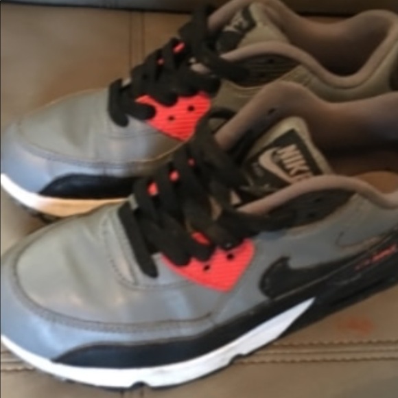 Nike size 5Y - Picture 2 of 5